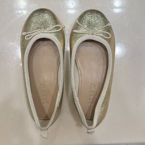 J.Crew Crewcuts Toddler girl gold ballet slide style shoes delicate bow sz 10